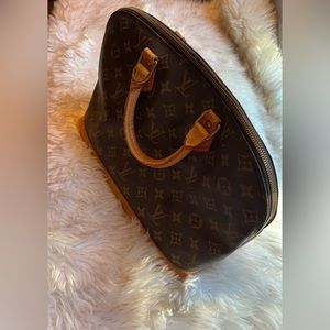 Louis Vuitton Alma PM